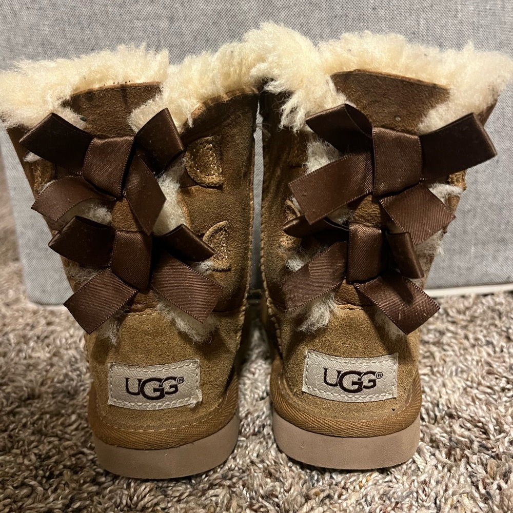 UGG Kids Brown Boots with Dark Bows